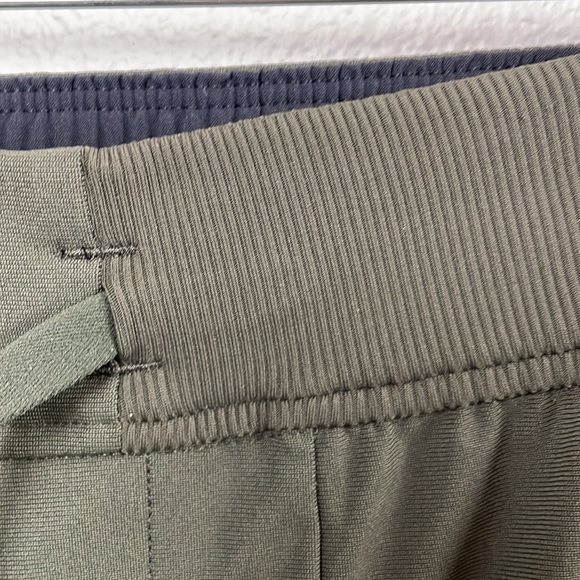 Lululemon dark olive green ABC Jogger *Shorter 28" size XL - Picture 9 of 12